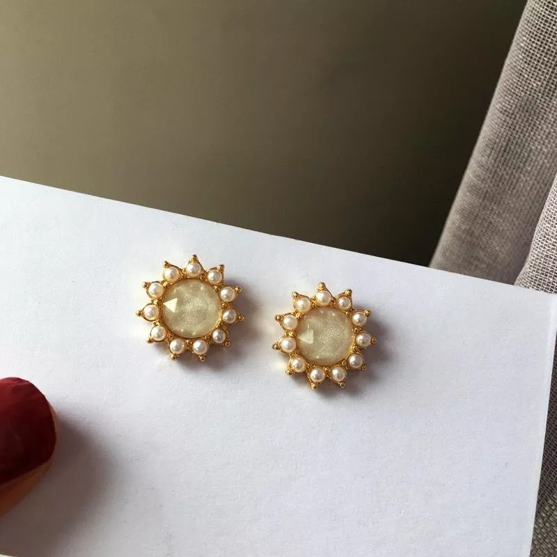 S925銀針法式珍珠鑲鑽太陽花復古宮廷氣質耳環批發