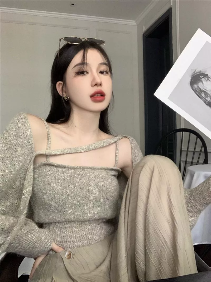 實拍~慵懶風親膚吊帶坎肩針織衫開衫兩件套毛衣 實拍~慵懶風親膚吊帶坎肩針織衫開衫兩件套毛衣