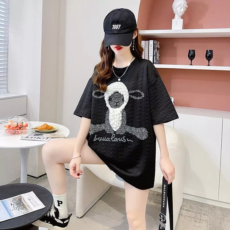 100%滌綸夏季中長款寬鬆設計感黑綿羊刺繡圖案圓領短袖T恤 M-2XL 100%滌綸夏季中長款寬鬆設計感黑綿羊刺繡圖案圓領短袖T恤 M-2XL