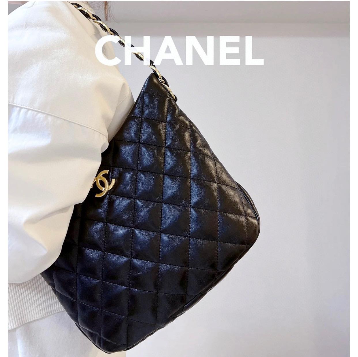 Chanel 22K系列復古黑金CC鏈條Hobo腋下包大號嬉皮包小羊皮黑色26cm